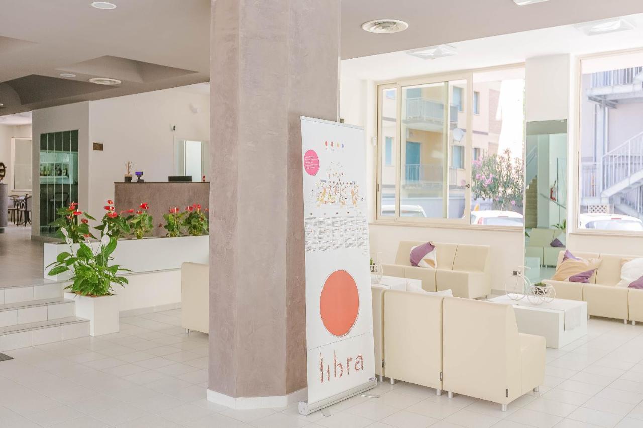 Hotel Confort Rimini Exterior foto
