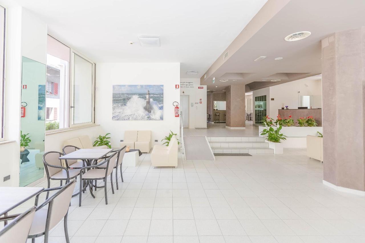 Hotel Confort Rimini Exterior foto
