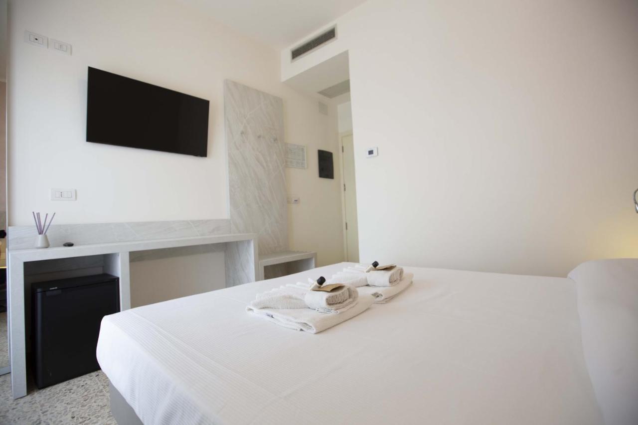 Hotel Confort Rimini Exterior foto